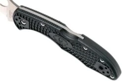 Spyderco Delica 4 Wharncliffe C11FSWCBK Serrated Pocket Knife -Chic Knife Store SPC11FSWCBK 07 spyderco spc11fswcbk 07