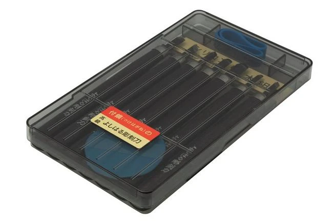 Yoshiharu H-7 Japanese Wood Carving Knives, Set Of 7 In Plastic Case 6 Yoshiharu H-7 Japanese Wood Carving Knives, Set Of 7 In Plastic Case - Image 4